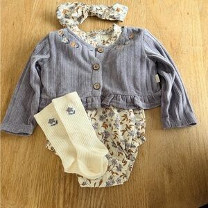 NWOT, Tahari 4-Piece Baby Blue Floral Romper Set, 6-9 Months